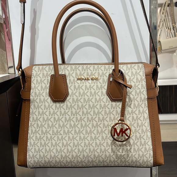 MICHAEL KORS
Mercer Medium Logo and Leather Belted Satchel
Vanilla 
NWT - Picture 14 of 16